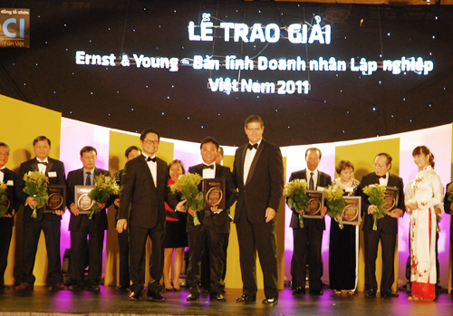 Ông Đặng Thành Tâm là 1 trong 24 doanh nhân ưu tú lọt vào vòng chung kết của giải thưởng Ernst & Young